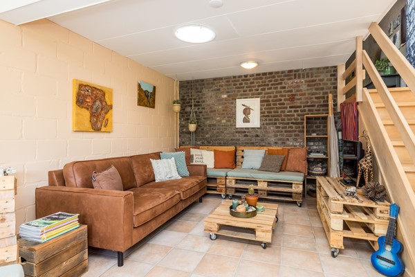 Foto - Verkocht: Unieke karakteristieke instapklare hoekwoning met maar liefst 235 m2 wonen én een vrij uitzicht op het groen in Simpelveld.